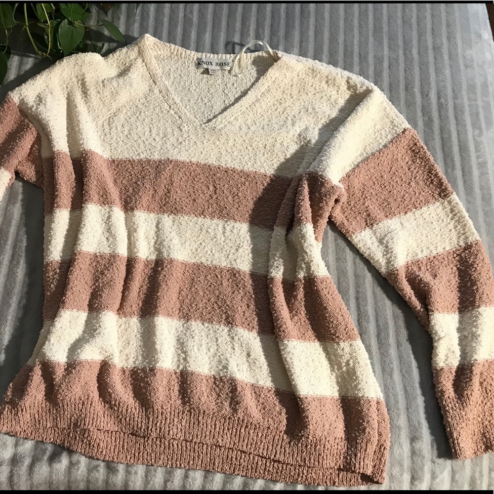 Knox rose 🥀 sweater